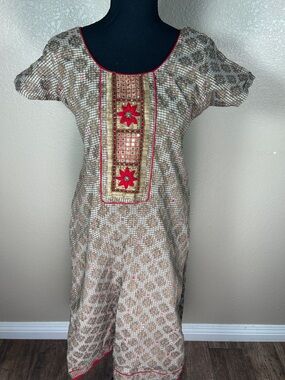 Taruni Embroidered Tunic Dress | Boho Floral Detail Size Medium